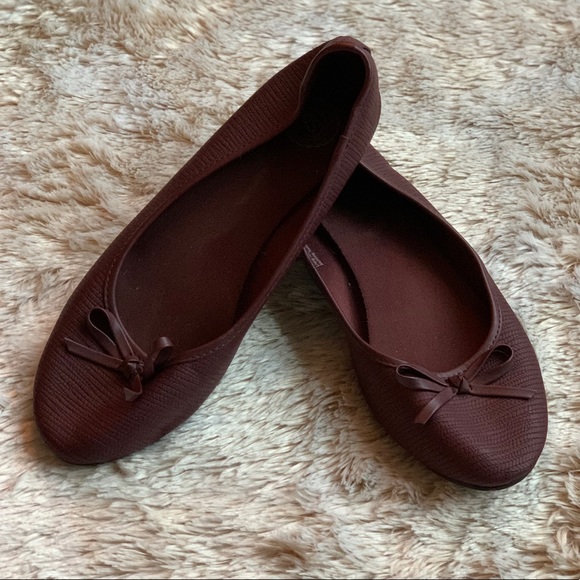 SO Shoes - SO Burgandy Size 9 Slip On Shoes